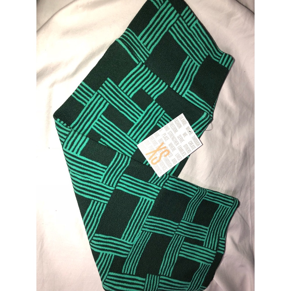 NWT Xs LuLaRoe Cassie Skirt!